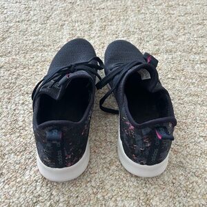 Women’s size 10 Adidas Like New Running Walking Shoes.  Navy Blue.